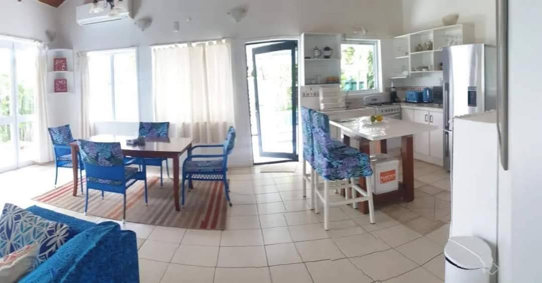 Are Tamareni 2Br Beach Cottage Or River Studio Аваруа Стая снимка