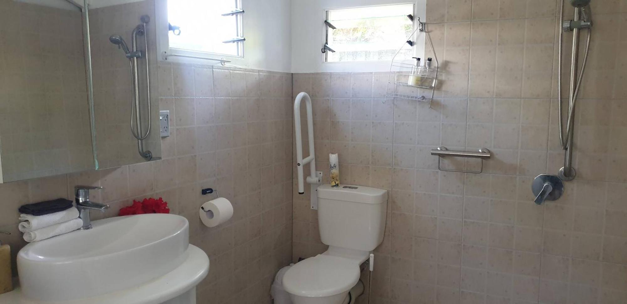 Are Tamareni 2Br Beach Cottage Or River Studio Аваруа Стая снимка